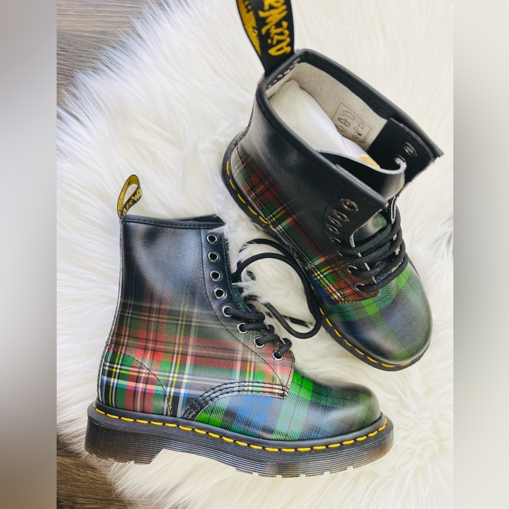 Dr. Martens Lace Up Boots - Women size US 6